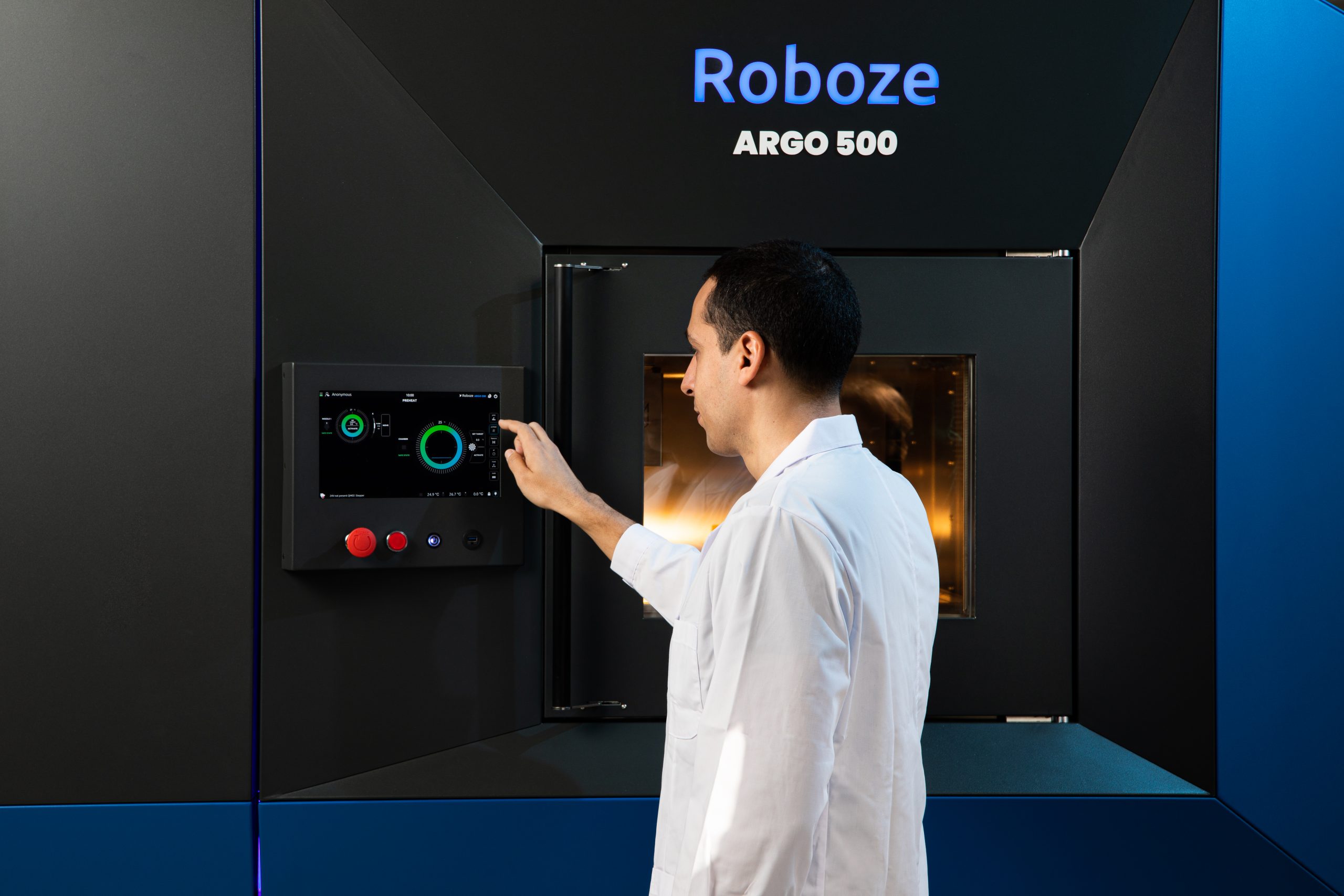 机动自动化will be available on all new ARGO 500 3D printing systems. Photo via Roboze.