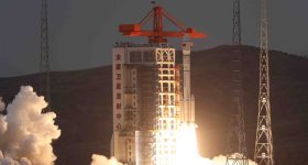 3月6日的漫长的载体火箭从台湾卫星发射中心起飞。张塔托（Zheng Taotao）摄影。