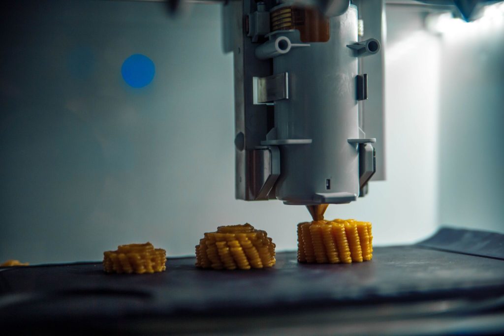 3D在食品机器上打印食物。通过天然机器的照片。
