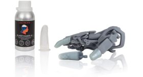 机器人手指3 d印刷Liqcreate的弹塑性mer-X resin. Image via Liqcreate.
