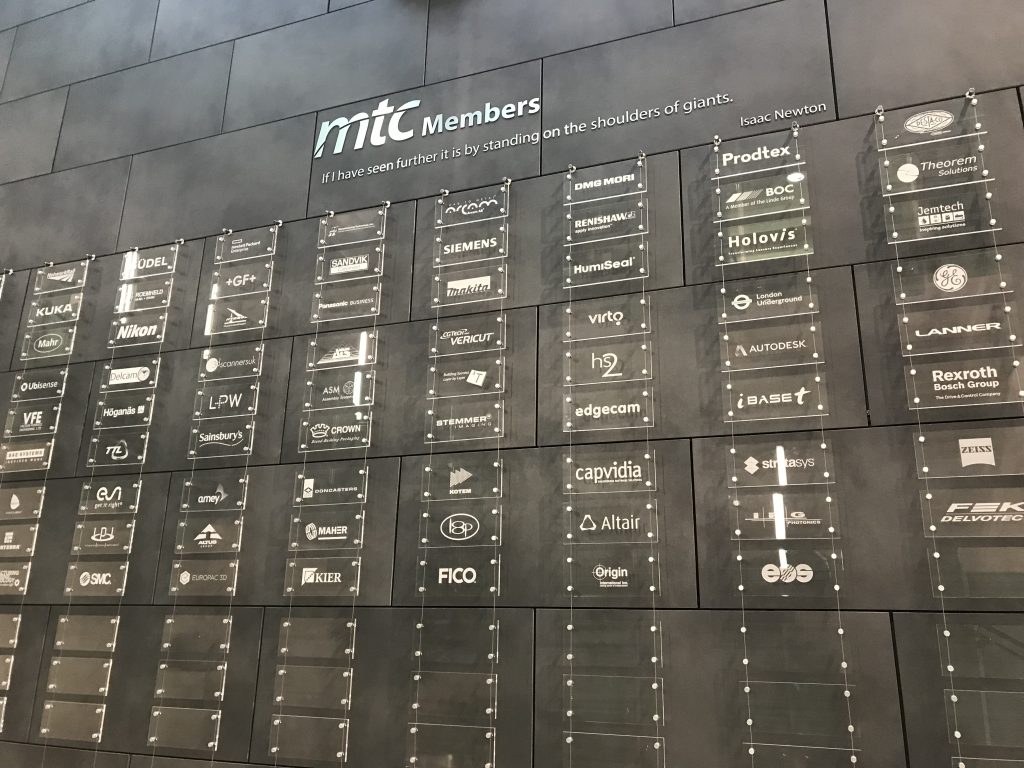 考文垂MTC的成员墙，包括劳斯莱斯，空中客车，EOS和Autodesk。摄于博·杰克逊（Beau Jackson）
