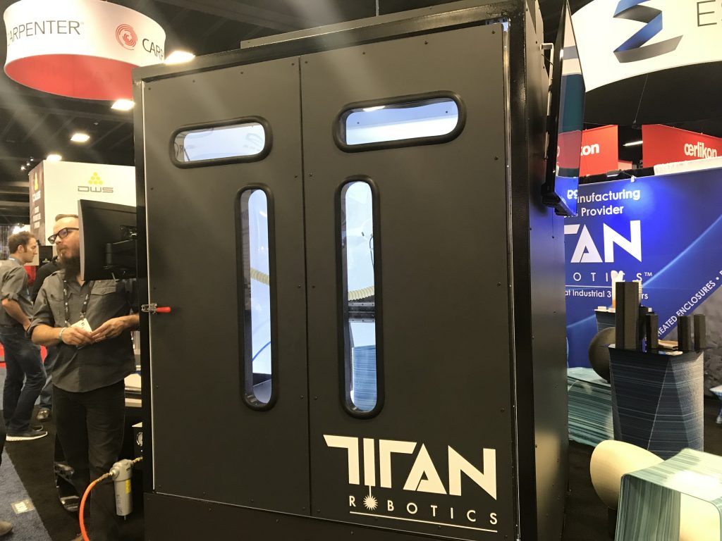 Titan Robotics在2018年RAPID+TCT上用颗粒挤压技术将Atlas纳入其中。博·杰克逊摄