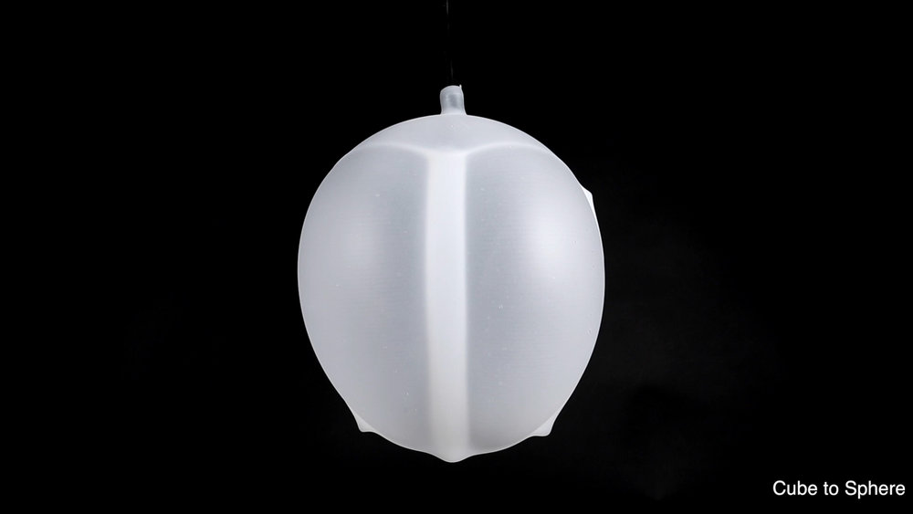 3D打印的气动从立方体形状到球体。通过麻省理工学院自组装实验室的照片