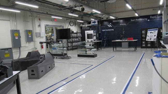 洛克希德·马丁公司的创新实验室，在那里，部分FMS是3D打印的。图片来自洛克希德·马丁公司