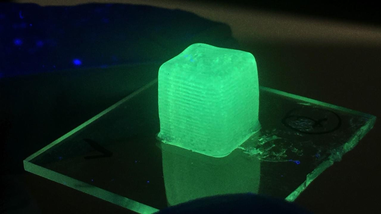 用WAN实验室的新基于液滴的3D打印方法打印的材料。通过Jiandi Wan的照片。