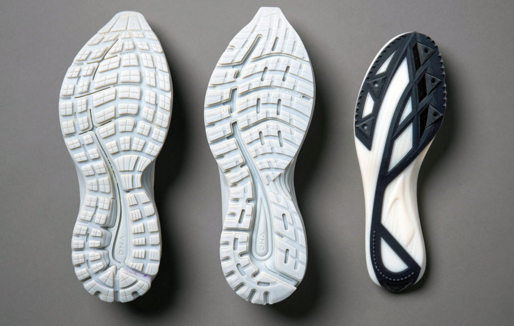 鞋底原型3D打印在J850上。通过Stratasys公司照片。