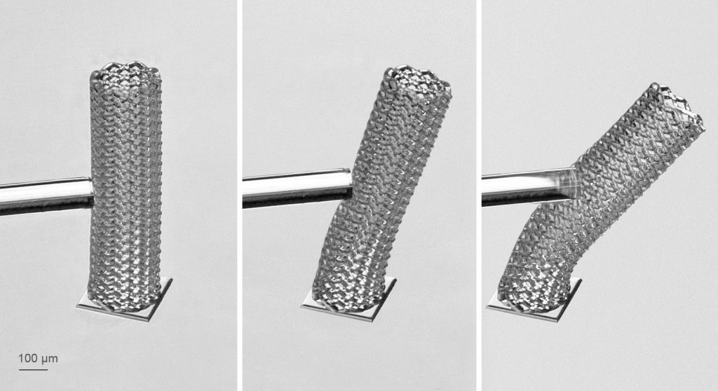 使用Nanoscribe的IP-PDMS树脂3D打印的网管。通过Nanoscribe照片。