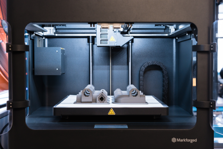 Markforged的金属X系统在3D打印。