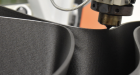 Colossus XS系列3D打印机行动。