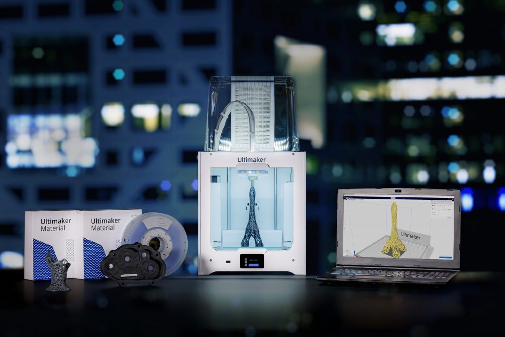 Ultimaker 3D打印机以及相关材料和软件。