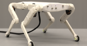独奏12，最新版本的3D印刷机器人狗。照片通过Odri。