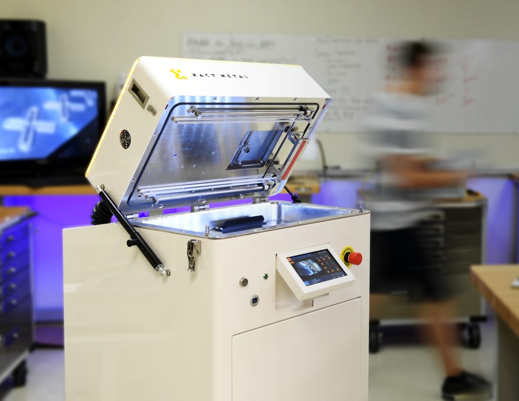 XACT金属的新XM200C 3D打印机。