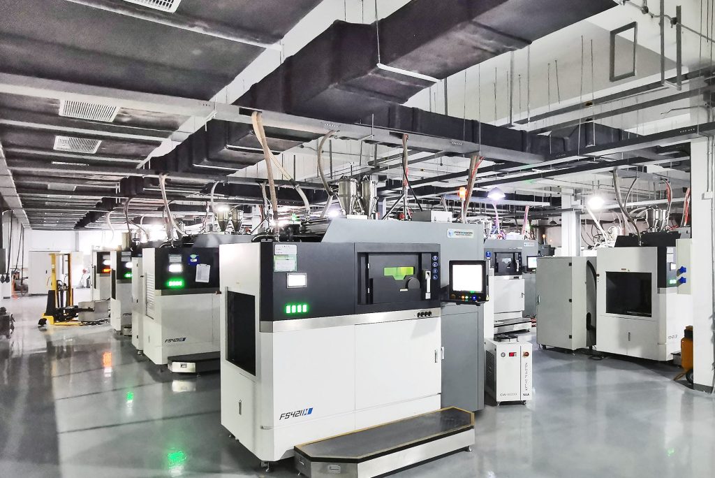 法苏恩’s FS421M metal 3D printers installed at Falcontech's Super AM Factory. Image via Falcontech.