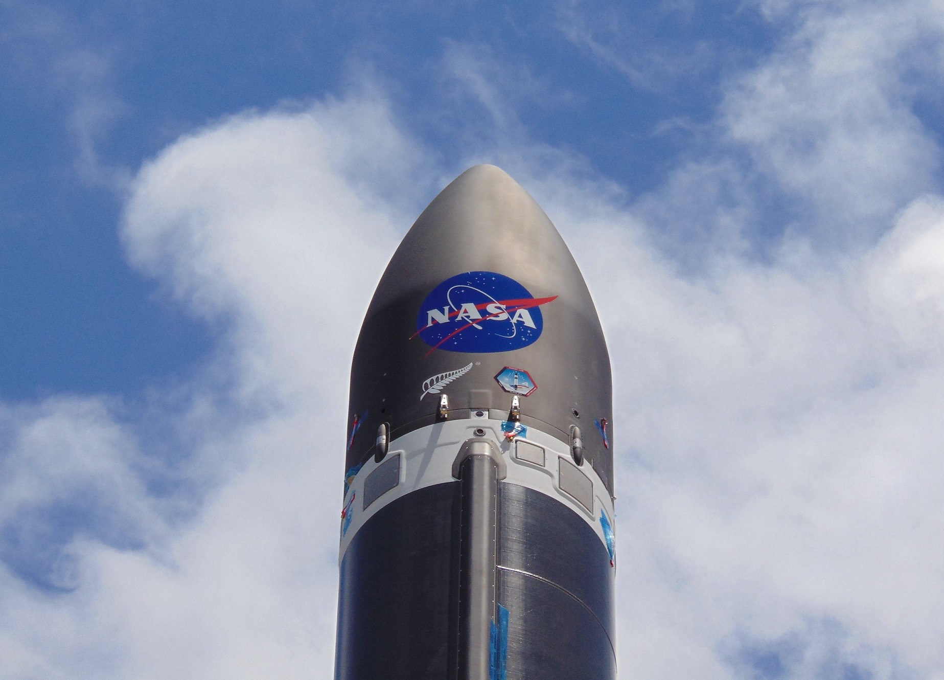 在假设的VADR火箭设计之上的NASA徽标。