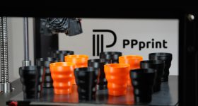 PPPrint印刷的聚丙烯零件3D。照片通过pp打印。